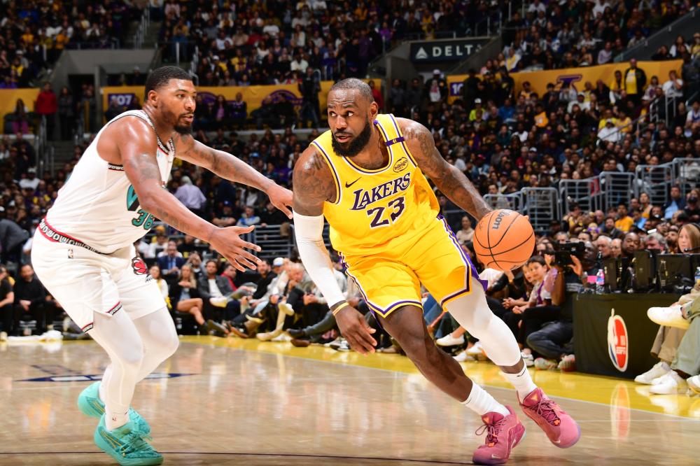 在进攻端 在进攻端